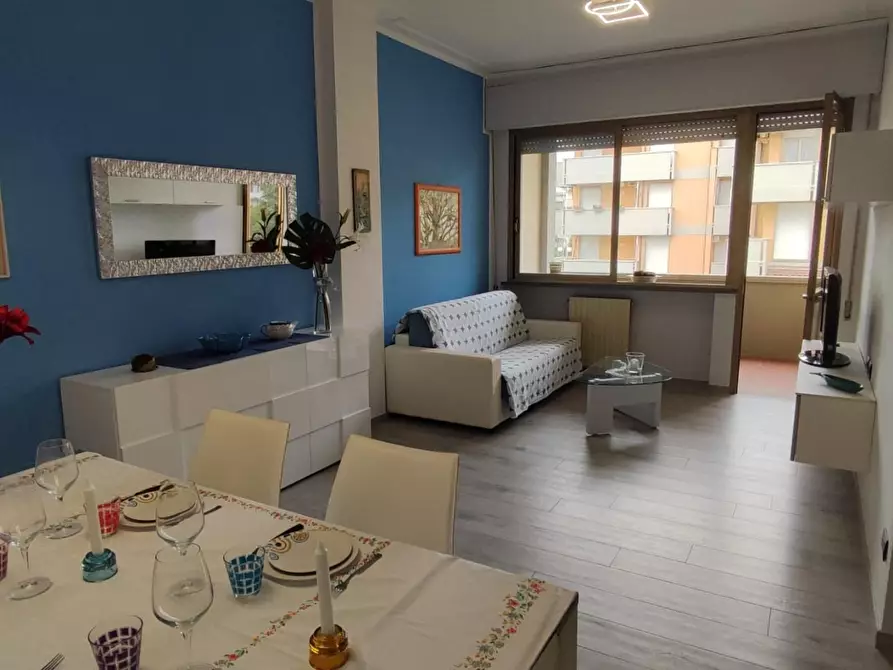 Immagine 1 di Appartamento in vendita  a Viareggio