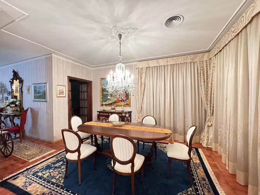 Immagine 16 di Villa in vendita  a Vinci