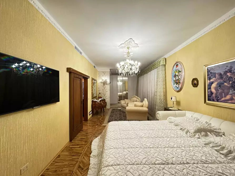 Immagine 27 di Villa in vendita  a Vinci