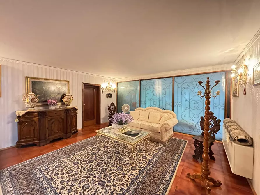 Immagine 12 di Villa in vendita  a Vinci