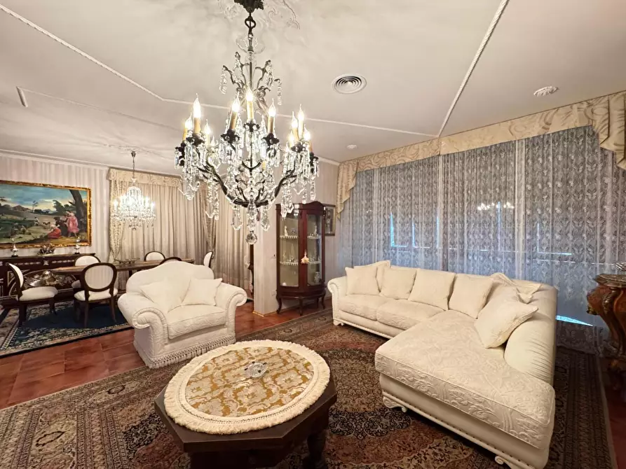 Immagine 9 di Villa in vendita  a Vinci