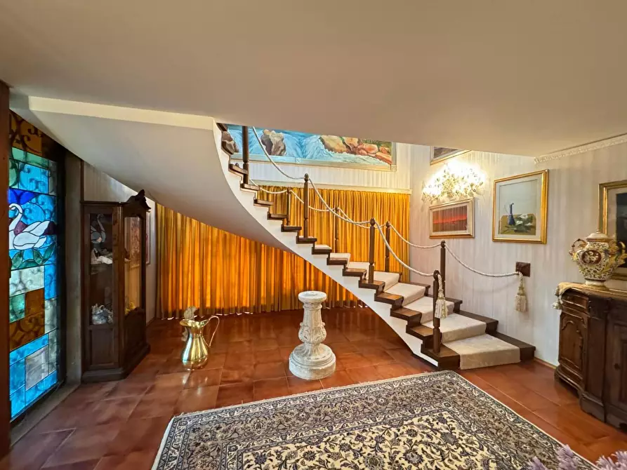 Immagine 3 di Villa in vendita  a Vinci