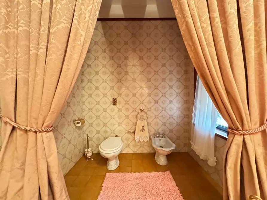 Immagine 26 di Villa in vendita  a Vinci