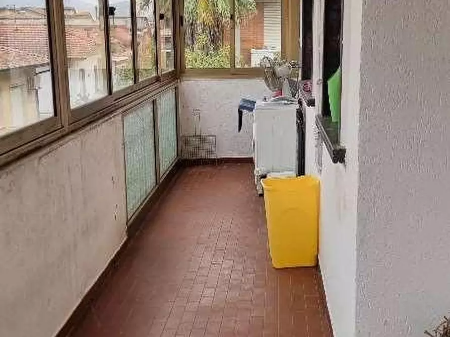 Immagine 2 di Appartamento in vendita  a Viareggio