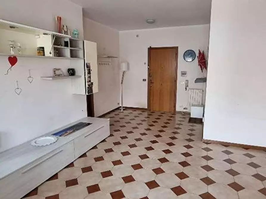 Immagine 1 di Appartamento in vendita  a Viareggio