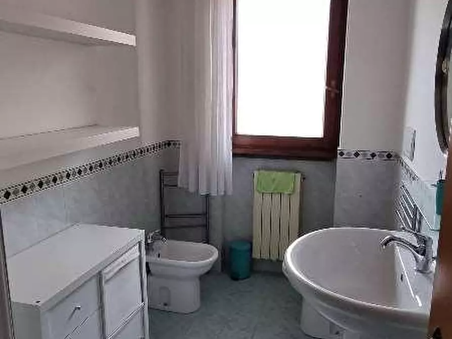 Immagine 11 di Appartamento in vendita  a Viareggio