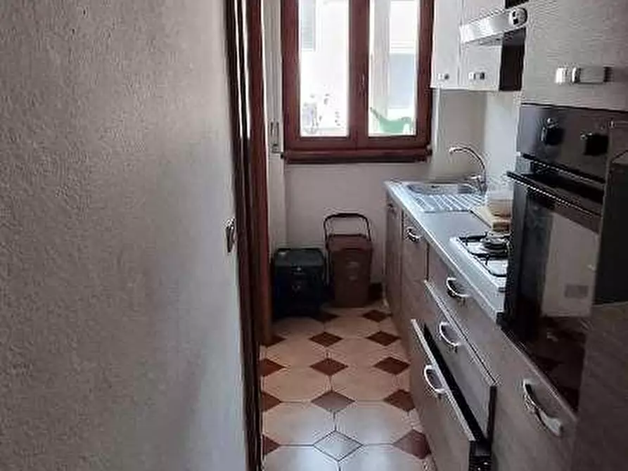 Immagine 7 di Appartamento in vendita  a Viareggio