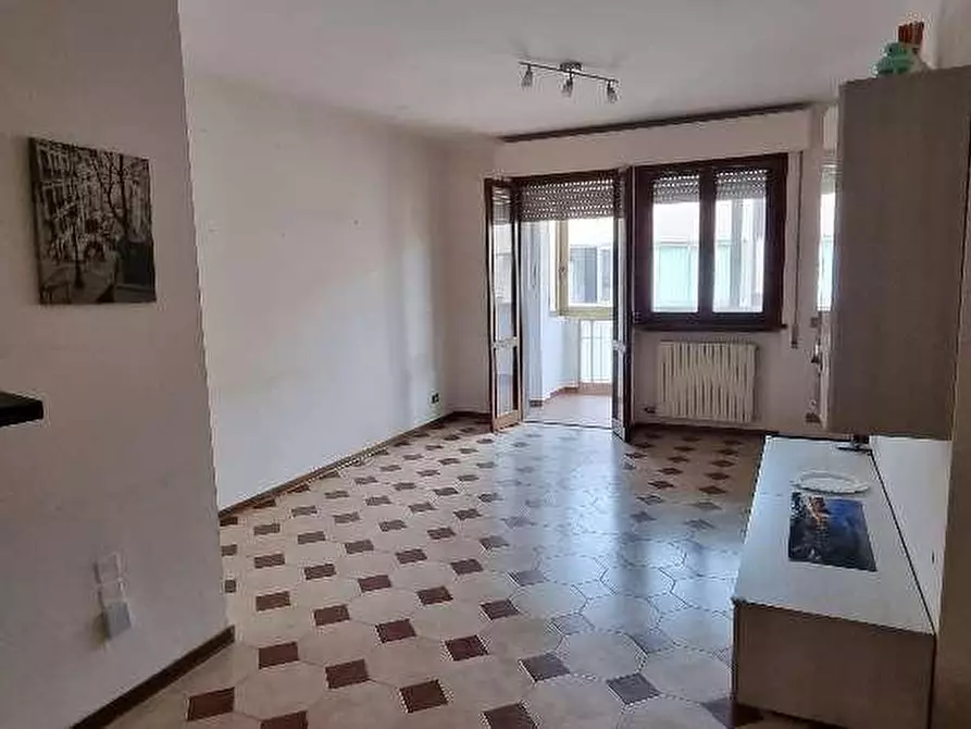 Immagine 9 di Appartamento in vendita  a Viareggio