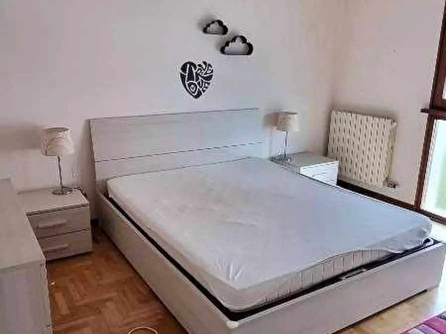 Immagine 18 di Appartamento in vendita  a Viareggio