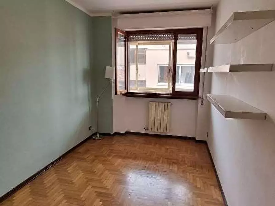 Immagine 10 di Appartamento in vendita  a Viareggio