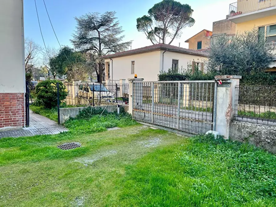 Immagine 35 di Appartamento in vendita  a Pisa