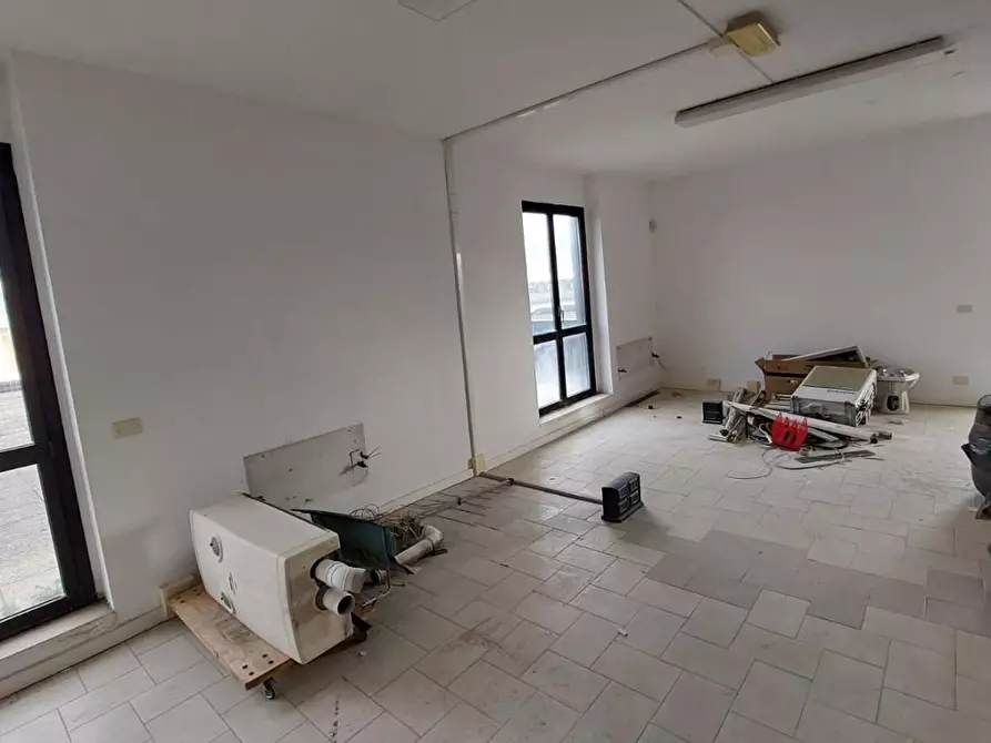 Immagine 1 di Ufficio in affitto  a Vinci