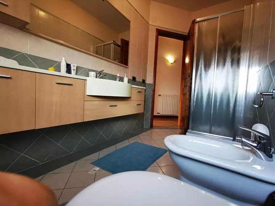 Immagine 22 di Villetta a schiera in vendita  a Pietrasanta