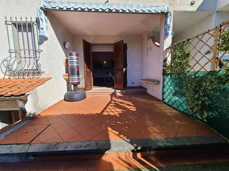 Immagine 6 di Villetta a schiera in vendita  a Pietrasanta