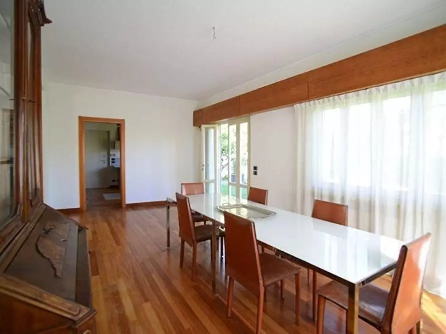 Immagine 24 di Villa in vendita  a Viareggio