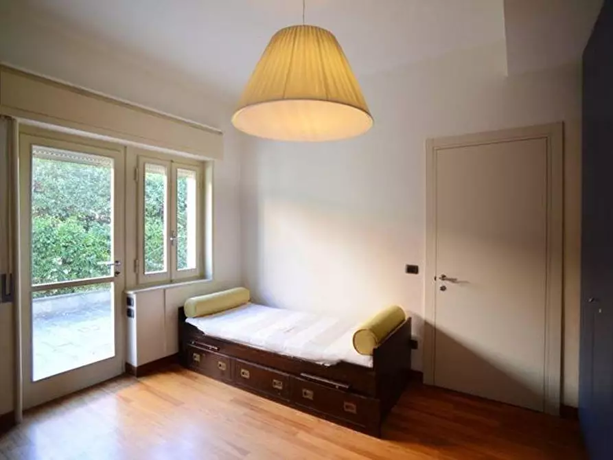 Immagine 54 di Villa in vendita  a Viareggio