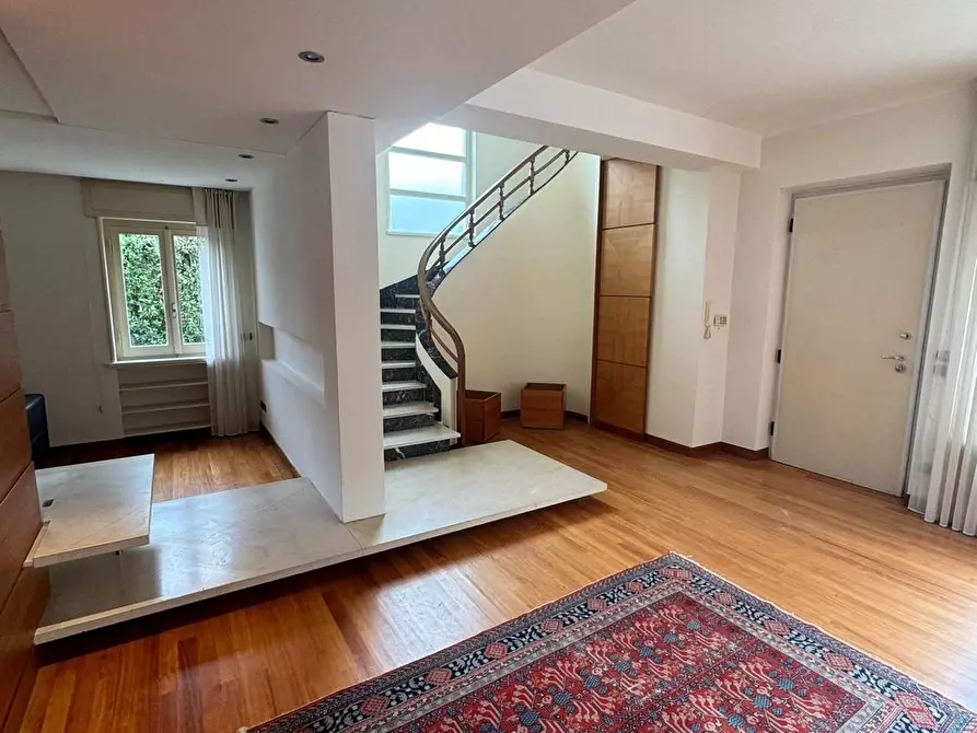 Immagine 18 di Villa in vendita  a Viareggio