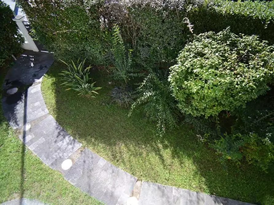 Immagine 73 di Villa in vendita  a Viareggio