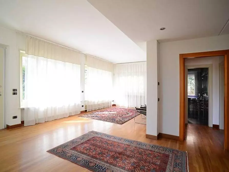 Immagine 29 di Villa in vendita  a Viareggio