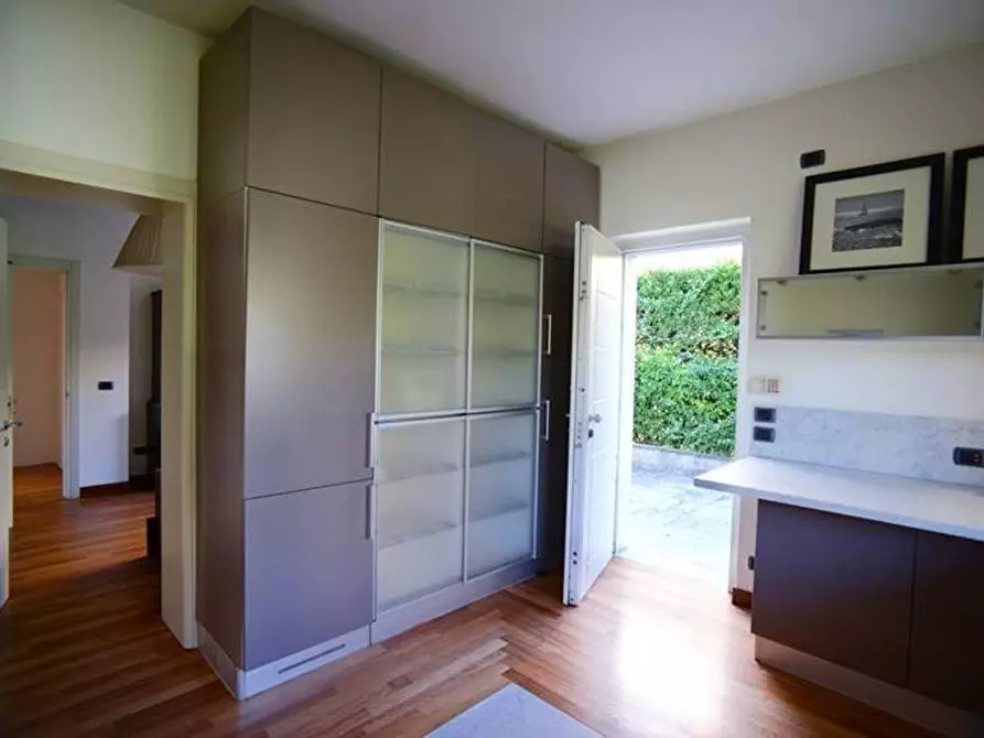 Immagine 42 di Villa in vendita  a Viareggio