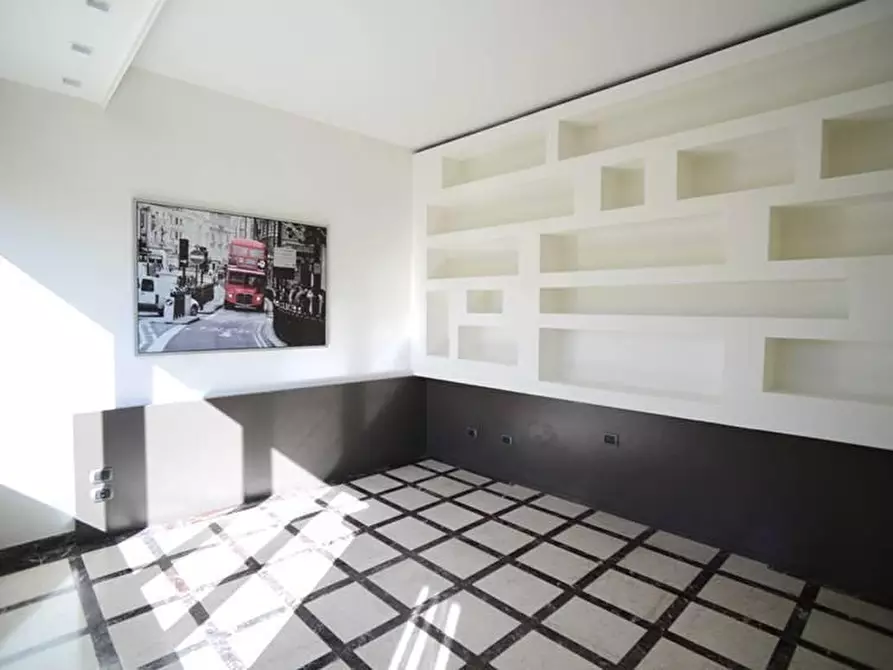 Immagine 48 di Villa in vendita  a Viareggio