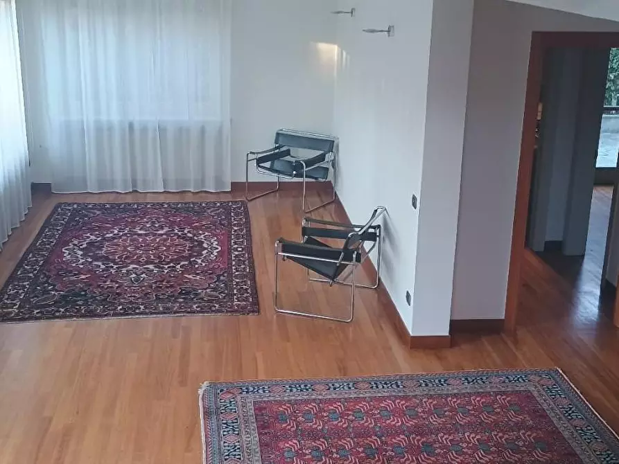 Immagine 46 di Villa in vendita  a Viareggio