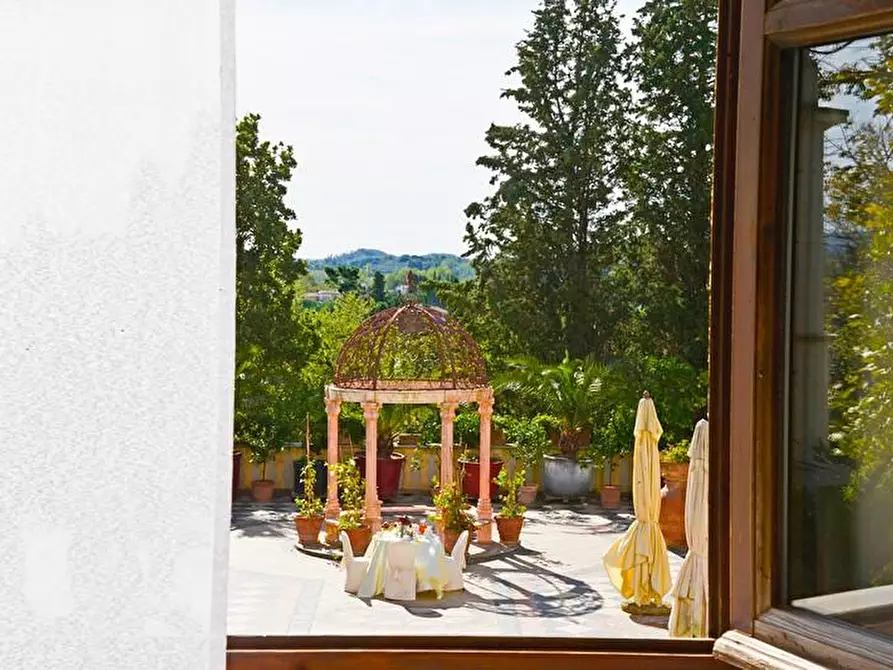 Immagine 8 di Palazzo in vendita  a Pisa