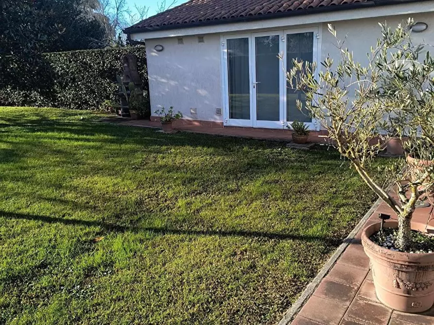 Immagine 49 di Villa in vendita  a Pisa