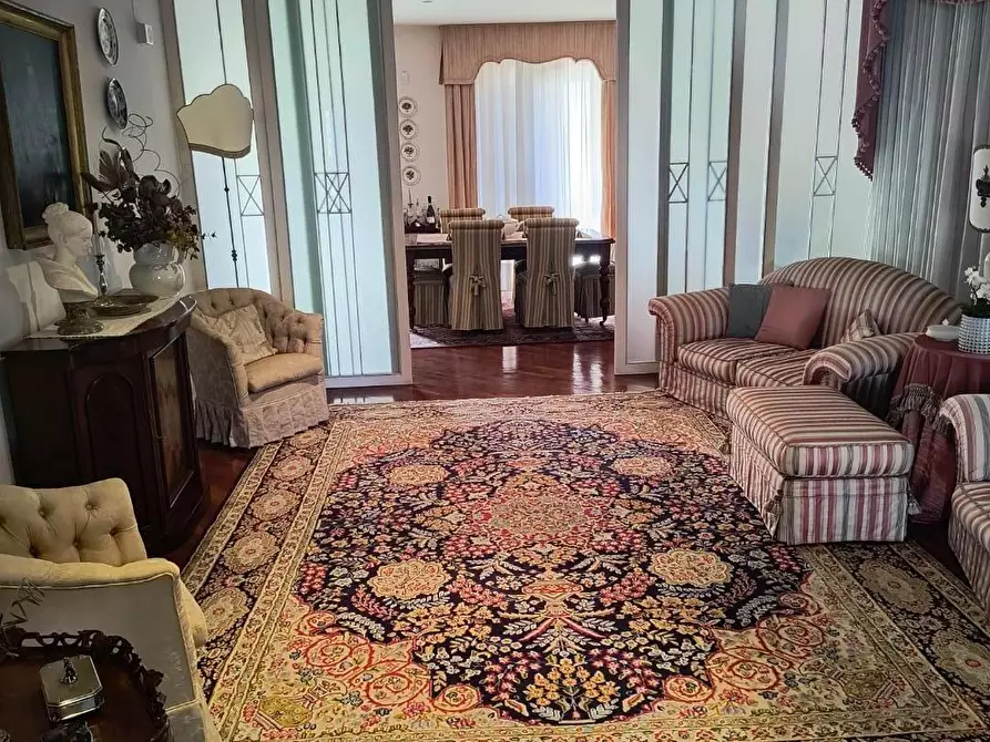 Immagine 17 di Villa in vendita  a Pisa