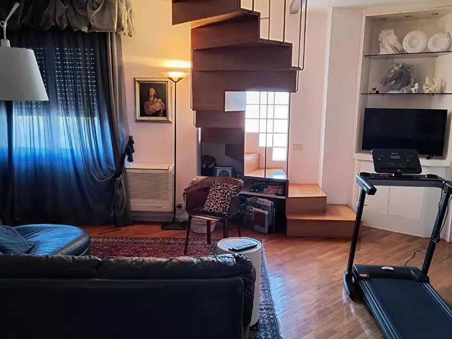 Immagine 35 di Villa in vendita  a Pisa