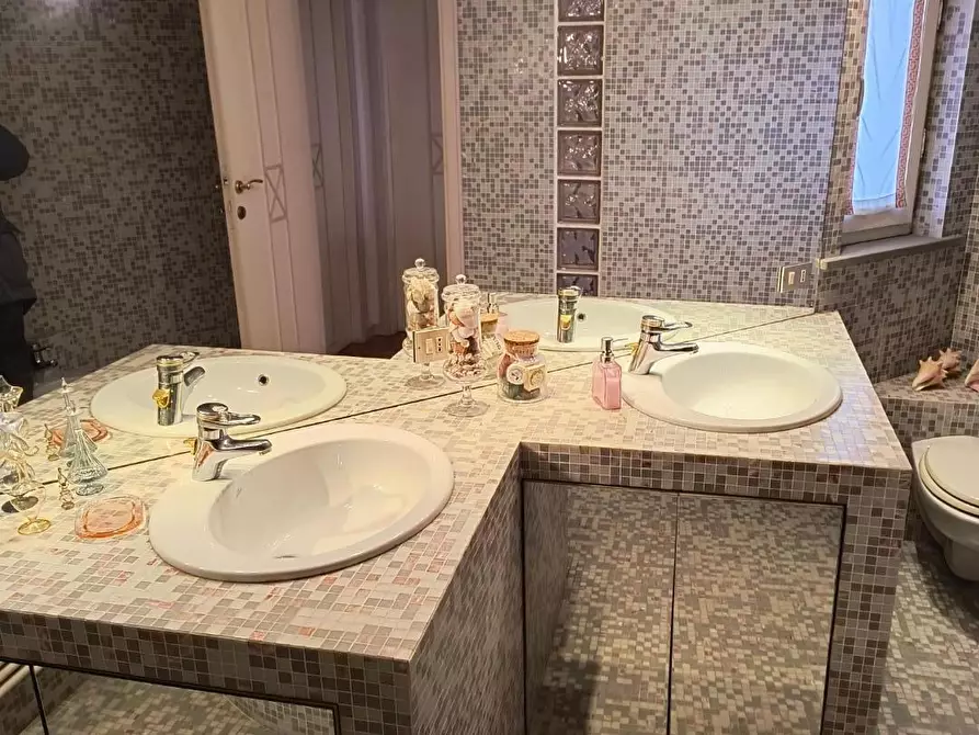 Immagine 42 di Villa in vendita  a Pisa