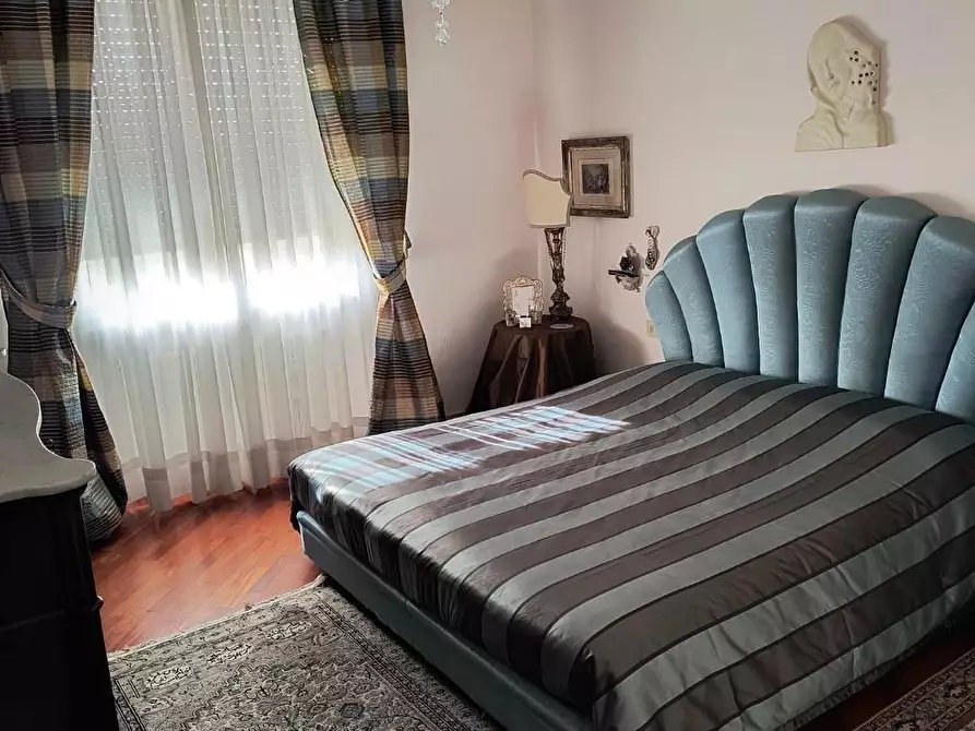 Immagine 37 di Villa in vendita  a Pisa