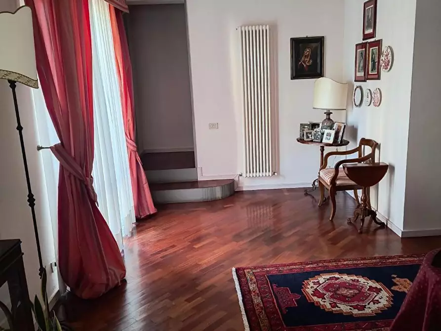 Immagine 14 di Villa in vendita  a Pisa