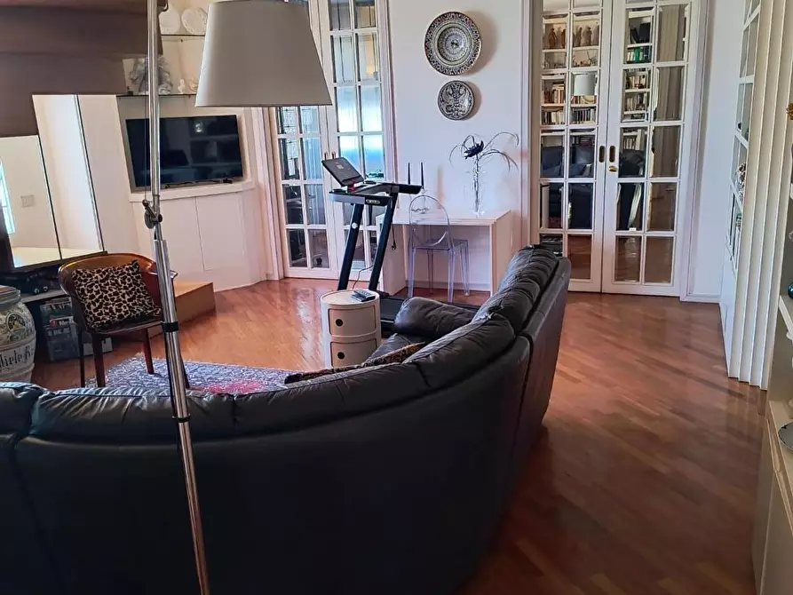 Immagine 32 di Villa in vendita  a Pisa