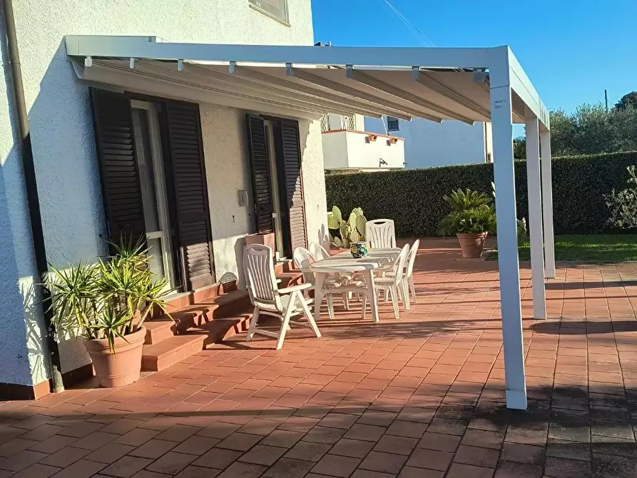 Immagine 10 di Villa in vendita  a Pisa