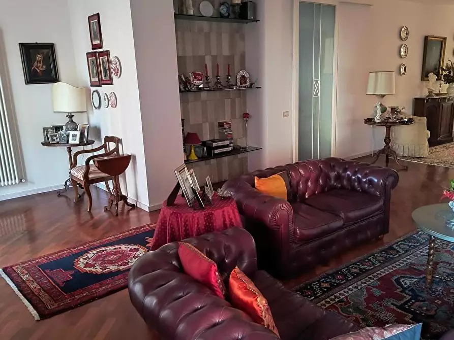 Immagine 12 di Villa in vendita  a Pisa