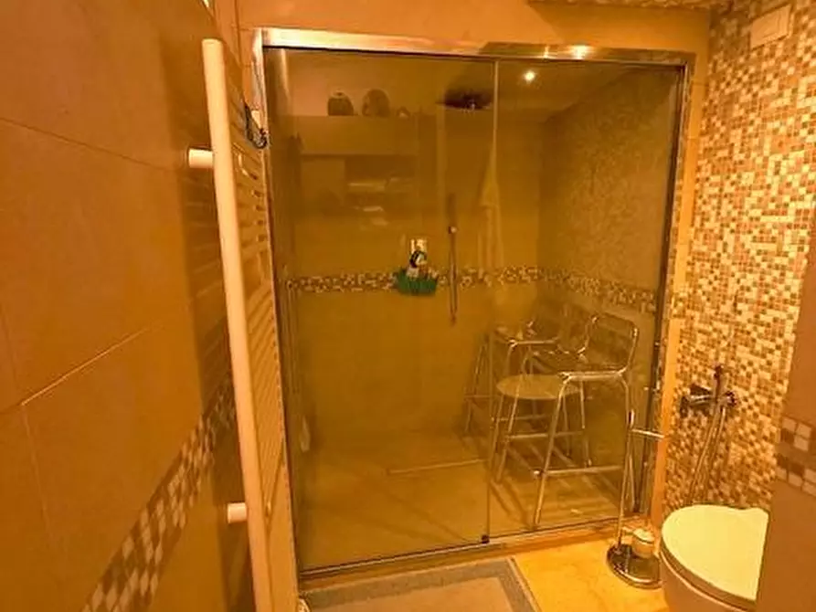 Immagine 13 di Villa in vendita  a Camaiore