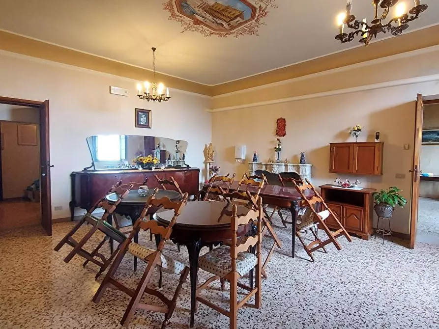 Immagine 19 di Villa in vendita  a Capannori