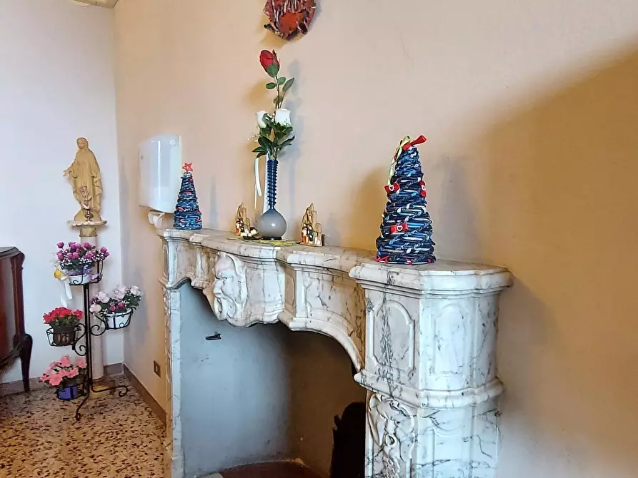 Immagine 13 di Villa in vendita  a Capannori