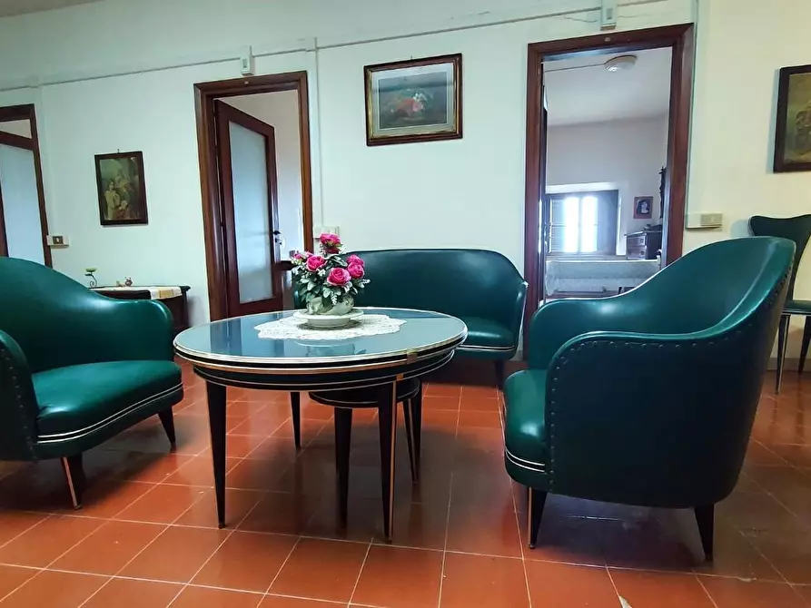 Immagine 23 di Villa in vendita  a Capannori