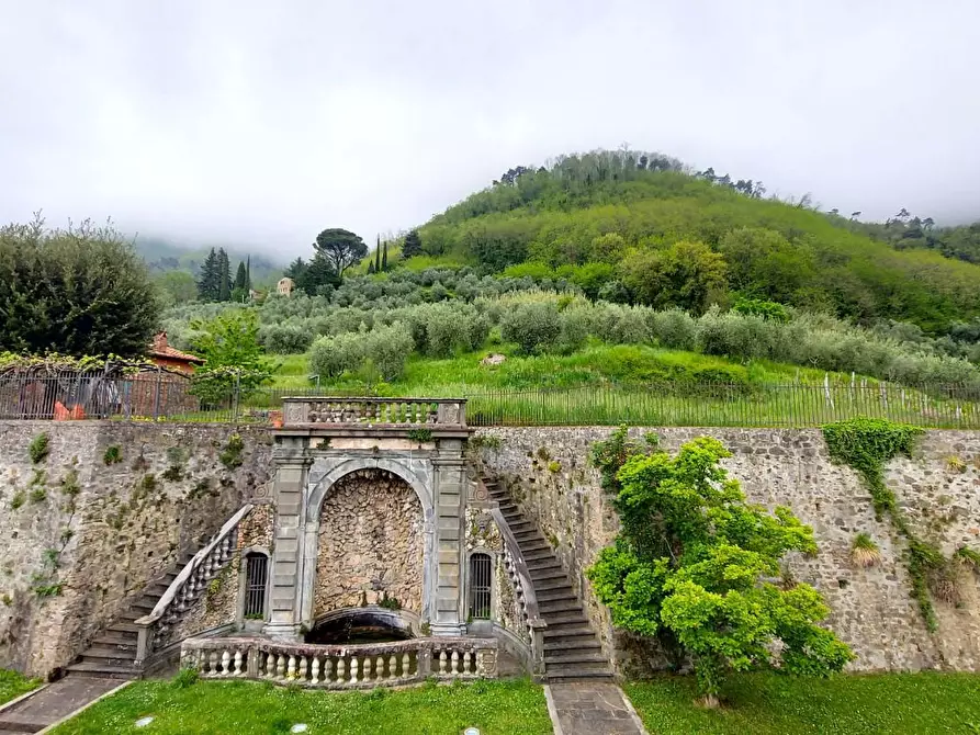Immagine 29 di Villa in vendita  a Capannori