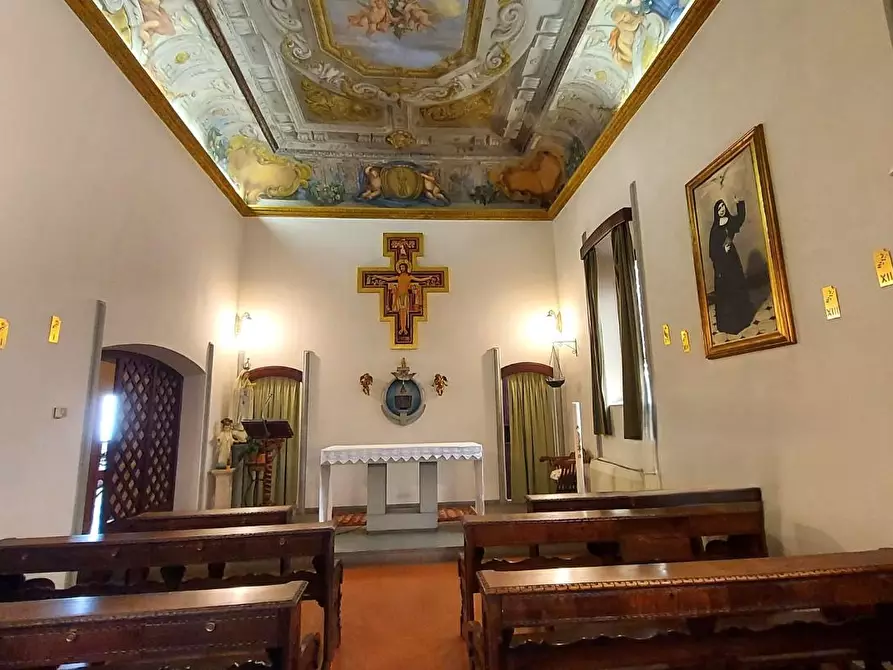 Immagine 15 di Villa in vendita  a Capannori