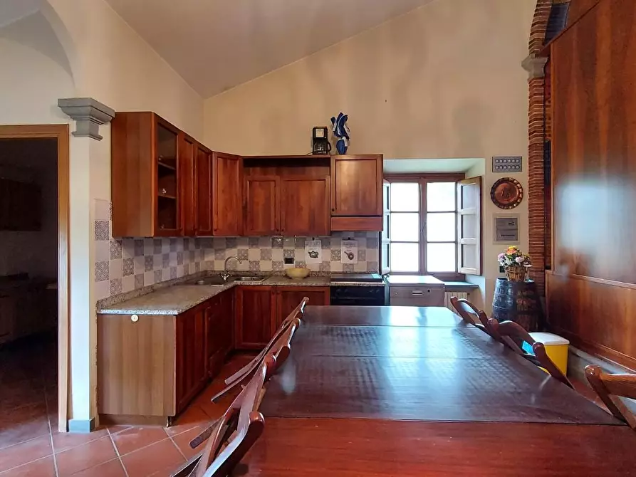 Immagine 12 di Rustico / casale in vendita  a Capannori