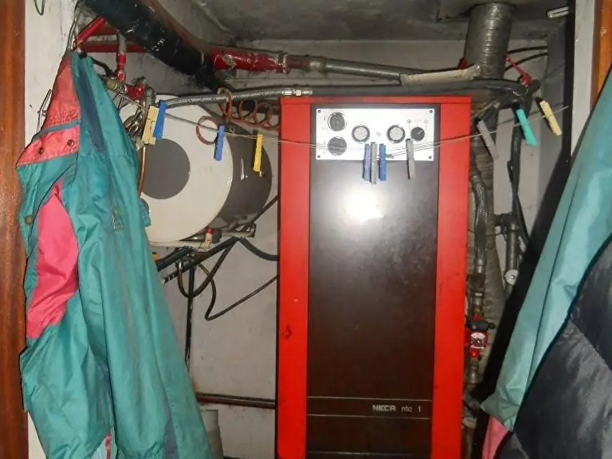 Immagine 21 di Villa in vendita  a Castelnuovo Magra