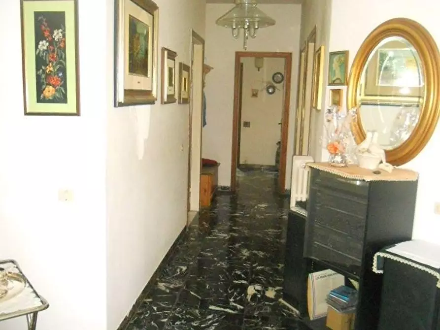 Immagine 5 di Villa in vendita  a Castelnuovo Magra