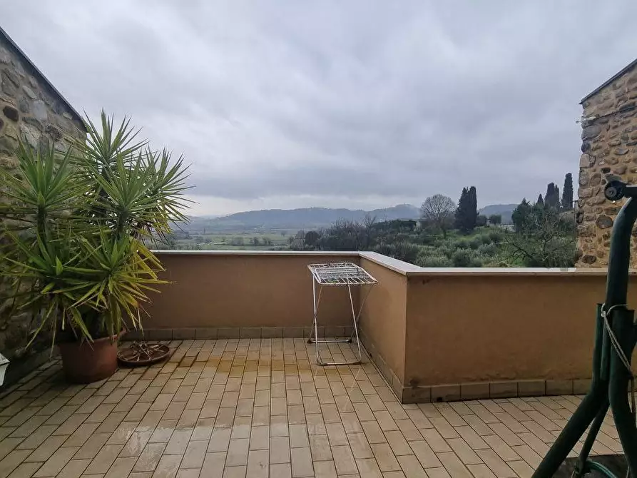 Immagine 10 di Villetta a schiera in vendita  a Casole D'elsa