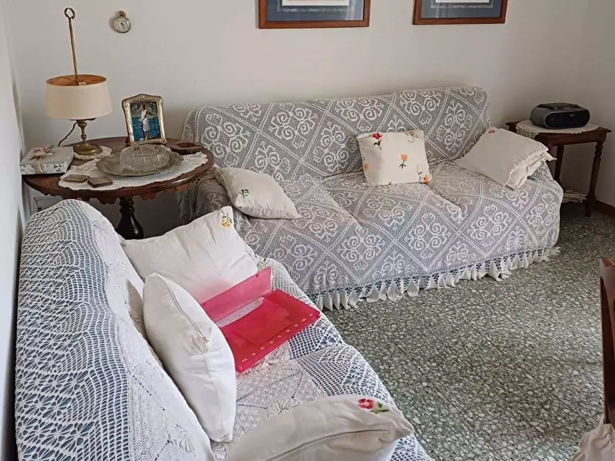 Immagine 14 di Appartamento in vendita  a Viareggio