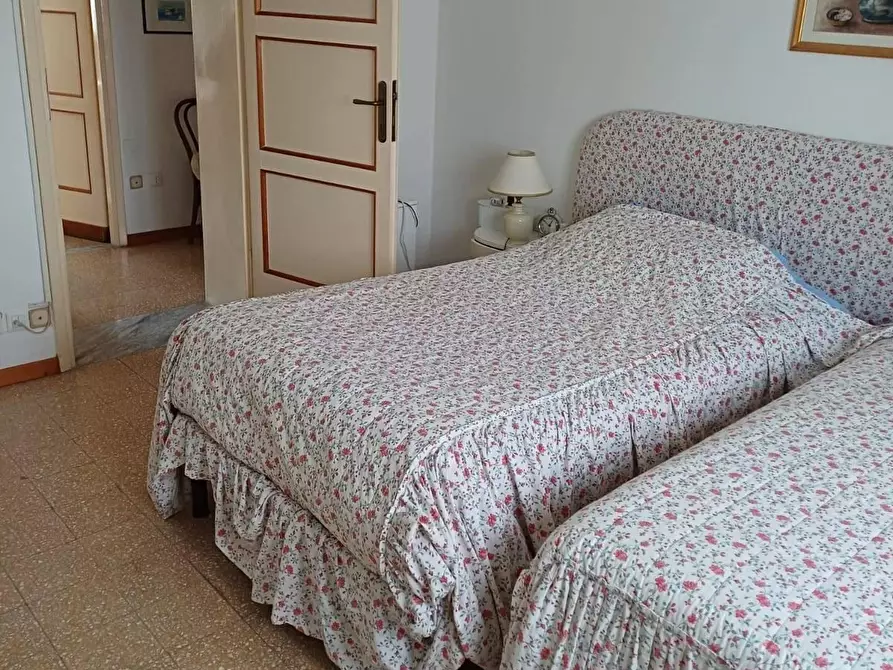 Immagine 4 di Appartamento in vendita  a Viareggio