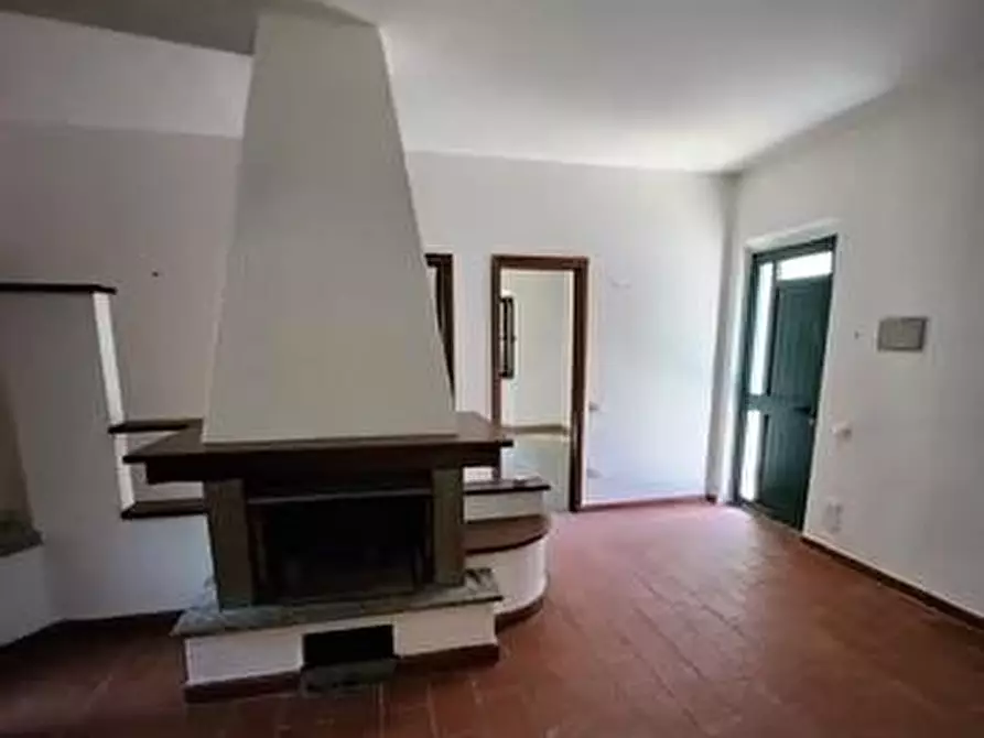 Immagine 1 di Villa in vendita  a Calci
