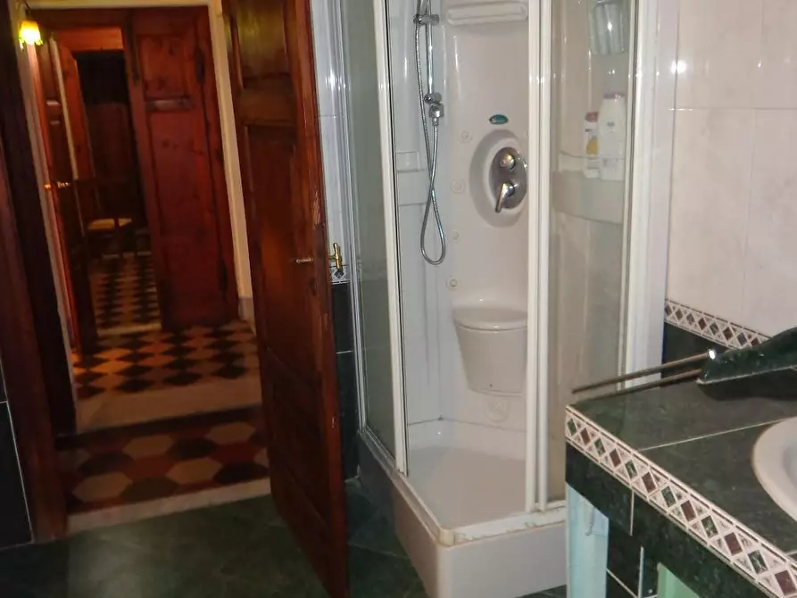 Immagine 43 di Villa in vendita  a Lucca